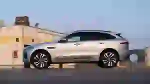 Jaguar F-Pace 400e AWD 2022 - 6