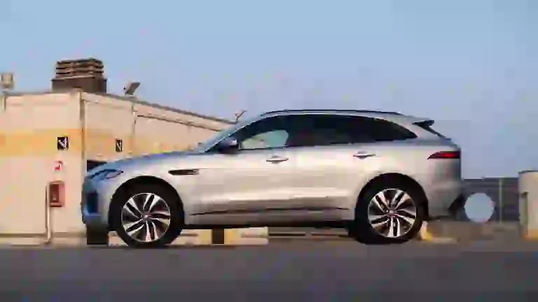 Jaguar F-Pace 400e AWD 2022 - 6