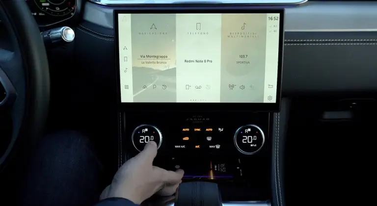 Jaguar F-Pace 400e AWD 2022 - 14