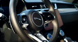 Jaguar F-Pace 400e AWD 2022 - 19