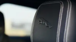 Jaguar F-Pace 400e AWD 2022 - 22