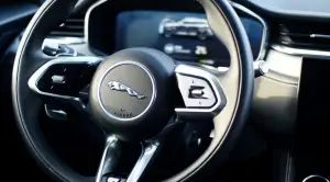 Jaguar F-Pace 400e AWD 2022 - 25