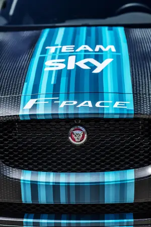 Jaguar F-Pace - Ammiraglia Team Sky al Tour de France 2015 - 3