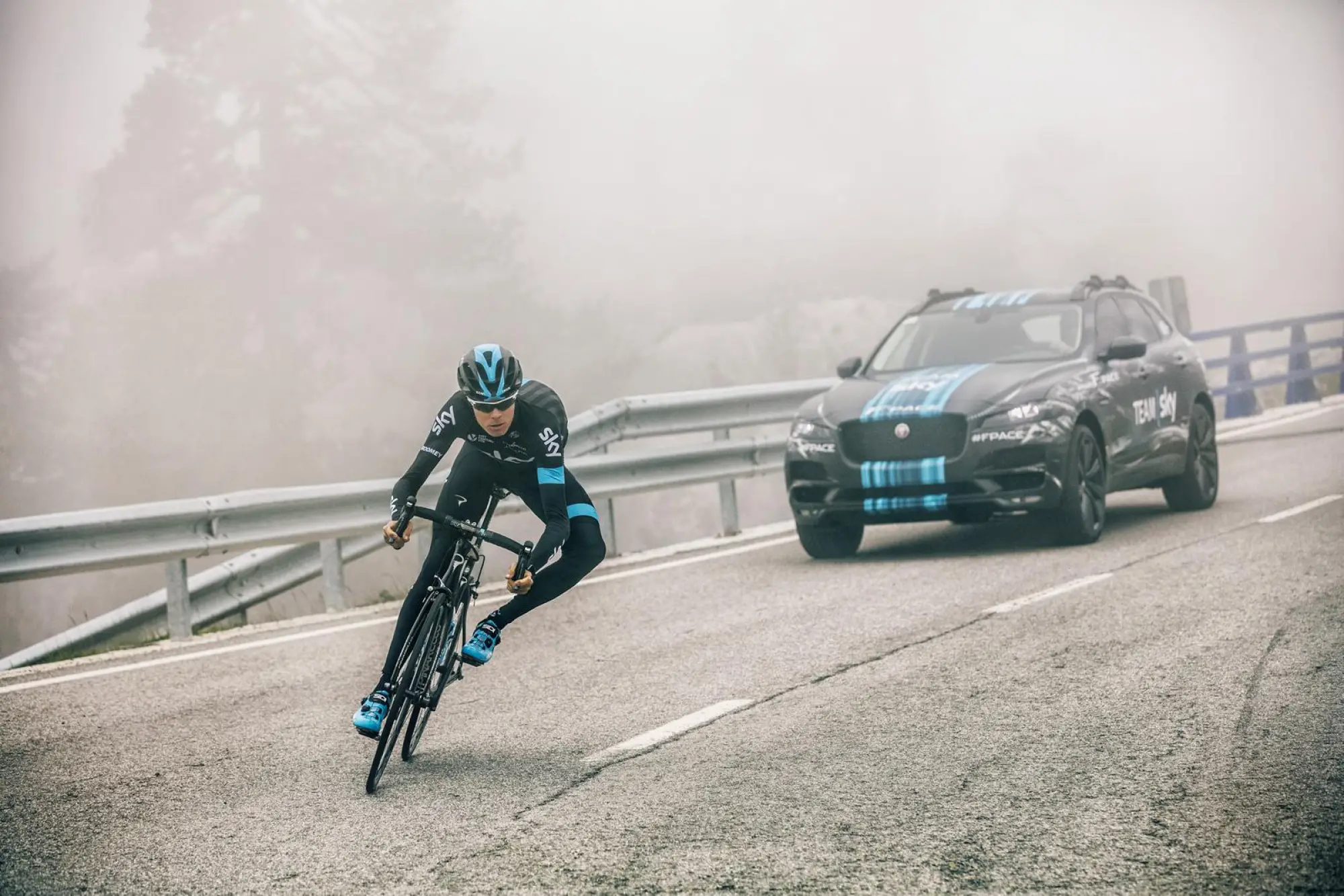 Jaguar F-Pace - Ammiraglia Team Sky al Tour de France 2015 - 4