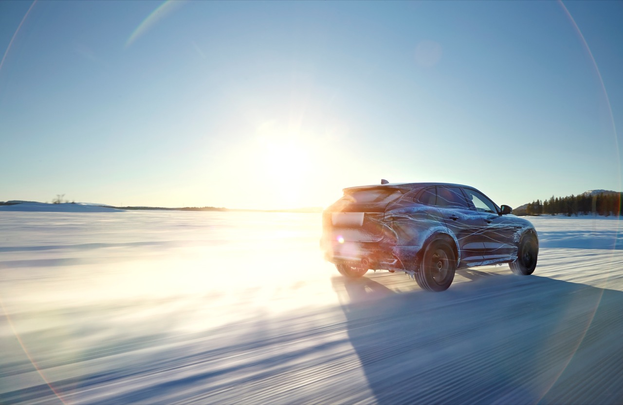 Jaguar F-Pace durante i test in differenti condizioni climatiche