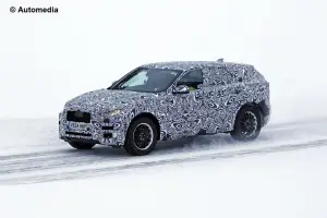 Jaguar F-Pace - Foto spia 05-02-2015 - 3