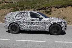 Jaguar F-Pace - Foto spia 07-06-2015 - 5