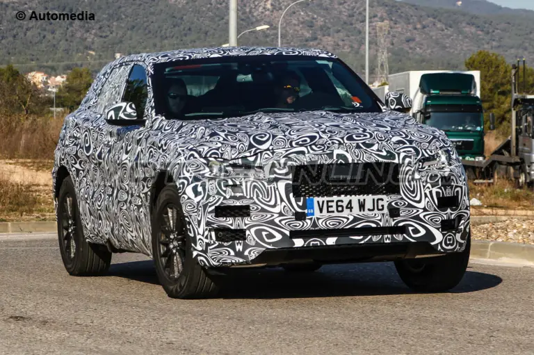Jaguar F-Pace - Foto spia 16-01-2015 - 1