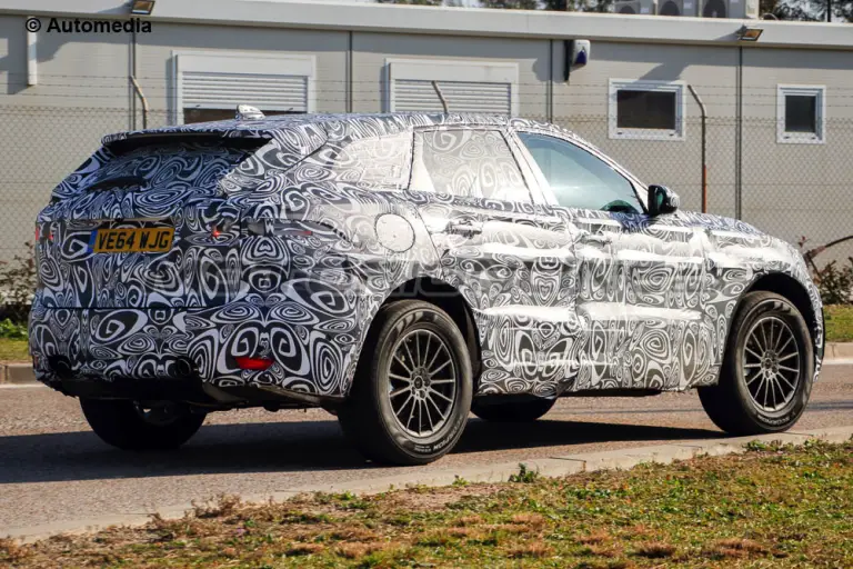 Jaguar F-Pace - Foto spia 16-01-2015 - 7