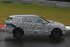 Jaguar F-Pace - Foto spia 23-06-2015 - 4