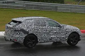 Jaguar F-Pace - Foto spia 23-06-2015