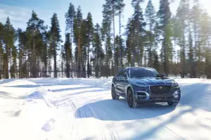 Jaguar F-Pace - nuova galleria di immagini - 11