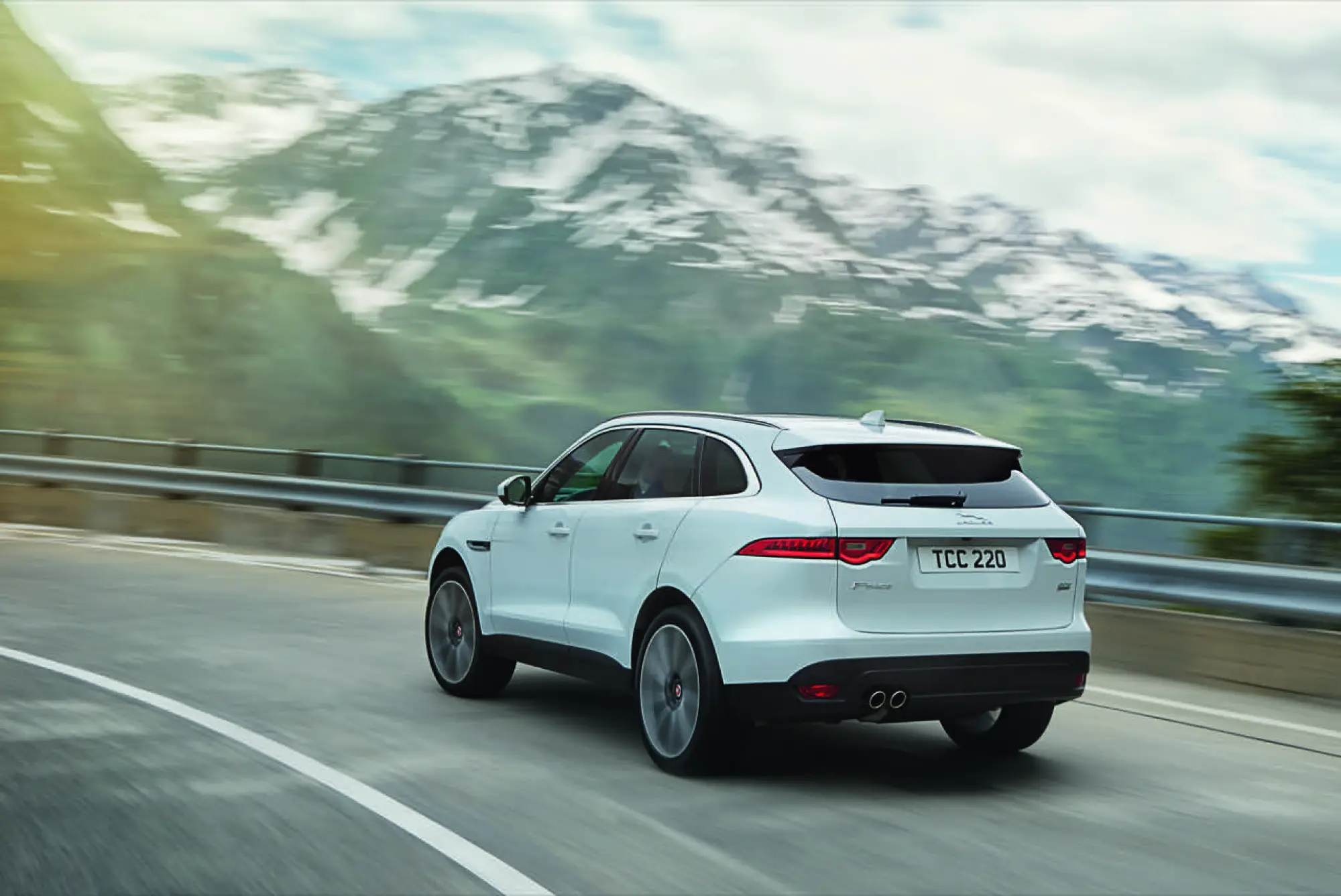 Jaguar F-Pace - nuova galleria di immagini - 43