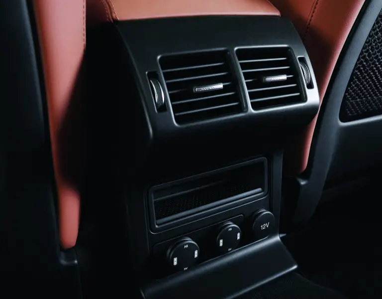 Jaguar F-Pace - nuova galleria di immagini - 70