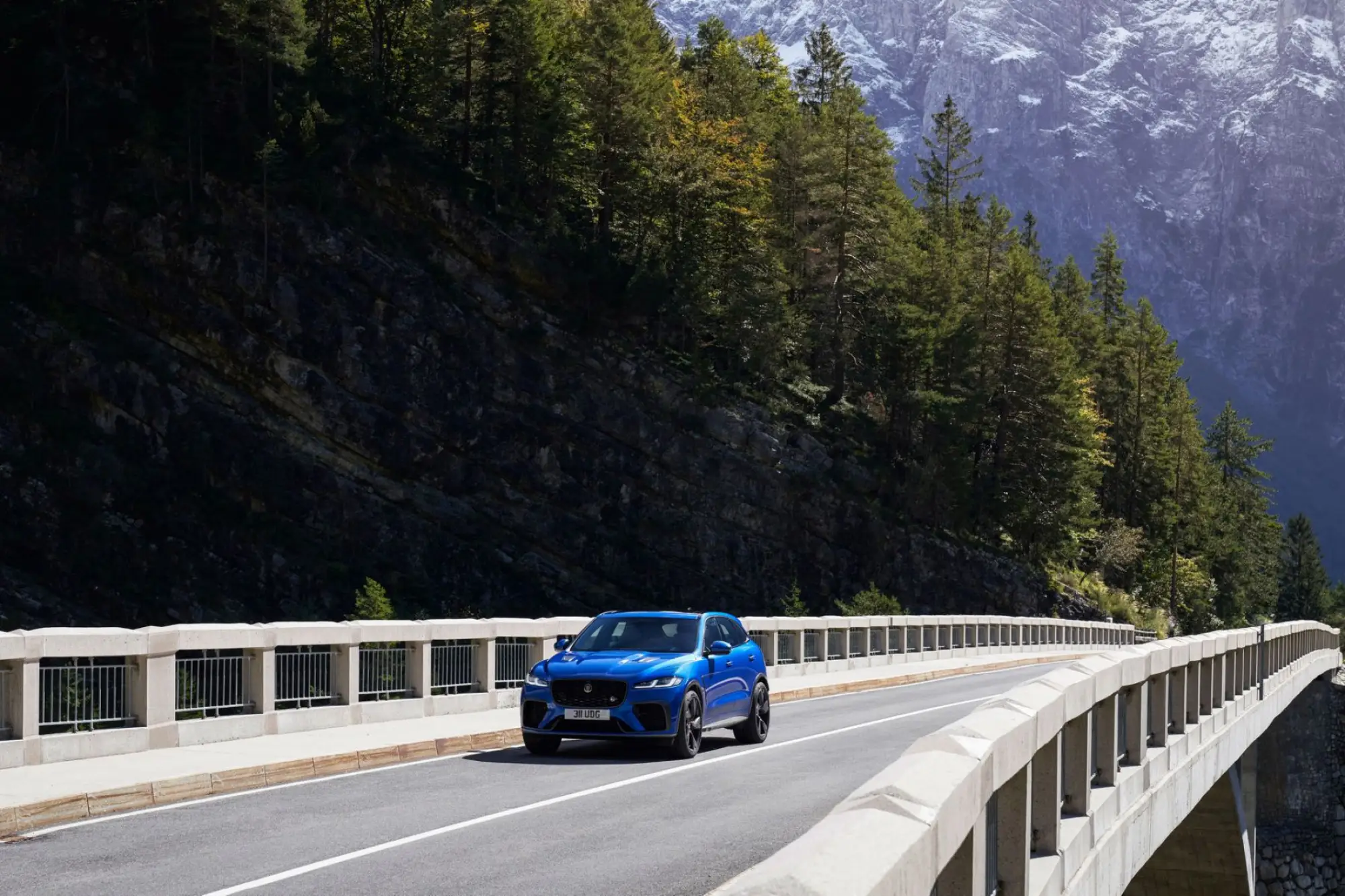 Jaguar F-Pace SVR 2021 - 10