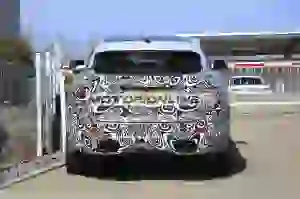 Jaguar F-Pace SVR facelift - foto spia 17-3-2020