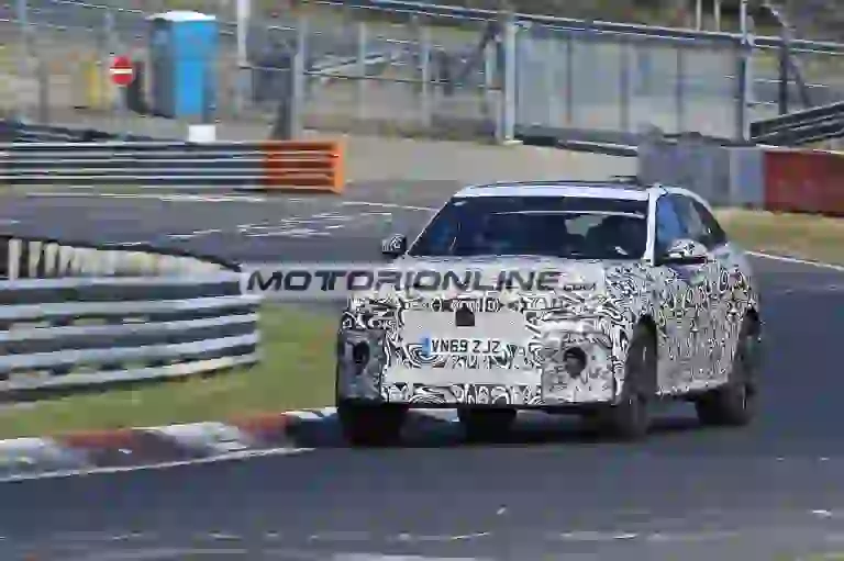 Jaguar F-Pace SVR facelift - foto spia 17-3-2020 - 10