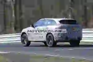 Jaguar F-Pace SVR facelift - foto spia 17-3-2020