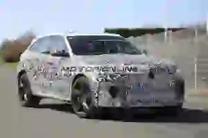 Jaguar F-Pace SVR facelift - foto spia 17-3-2020