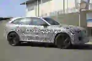 Jaguar F-Pace SVR facelift - foto spia 17-3-2020