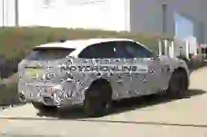 Jaguar F-Pace SVR facelift - foto spia 17-3-2020