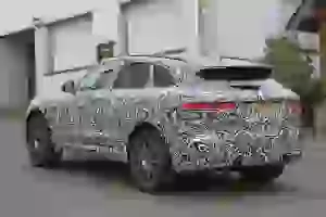 Jaguar F-Pace SVR foto spia Nurburgring 20 settembre 2016 - 8