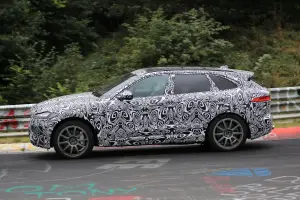 Jaguar F-Pace SVR foto spia Nurburgring 20 settembre 2016 - 14