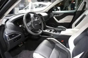 Jaguar F-Pace SVR - Salone di Francoforte 2017