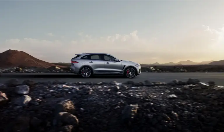 Jaguar F-Pace SVR - 14