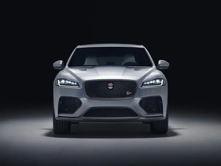 Jaguar F-Pace SVR - 7