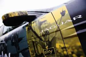 Jaguar F-Pace - Tour de France 2015