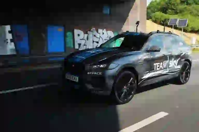 Jaguar F-Pace - Tour de France - 4