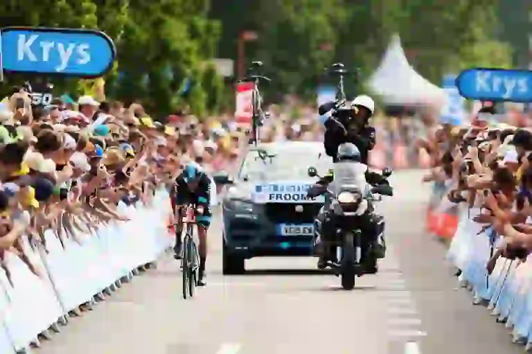 Jaguar F-Pace - Tour de France - 10