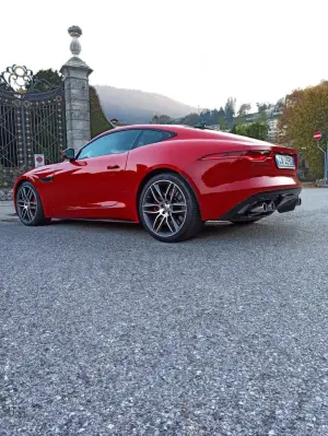 Jaguar F-Type 2021 prova su strada - 12