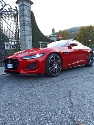 Jaguar F-Type 2021 prova su strada