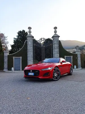 Jaguar F-Type 2021 prova su strada - 19