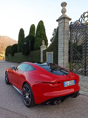 Jaguar F-Type 2021 prova su strada