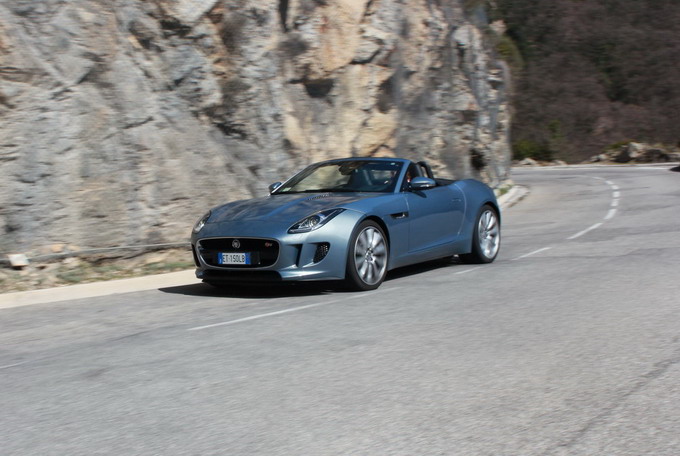 Jaguar F-Type 3.0 V6 S: prova su strada