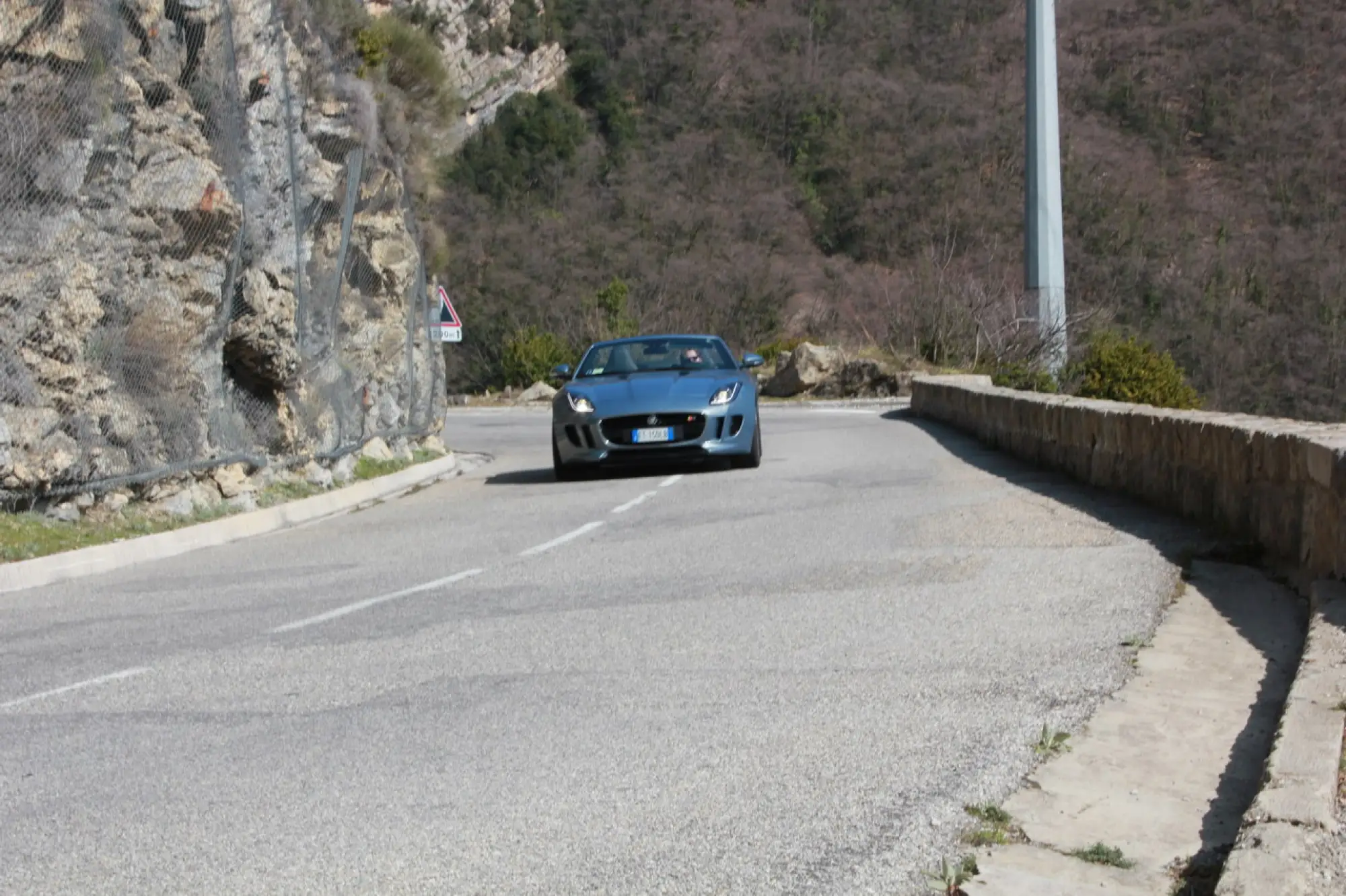Jaguar F-Type 3.0 V6 S: prova su strada - 23