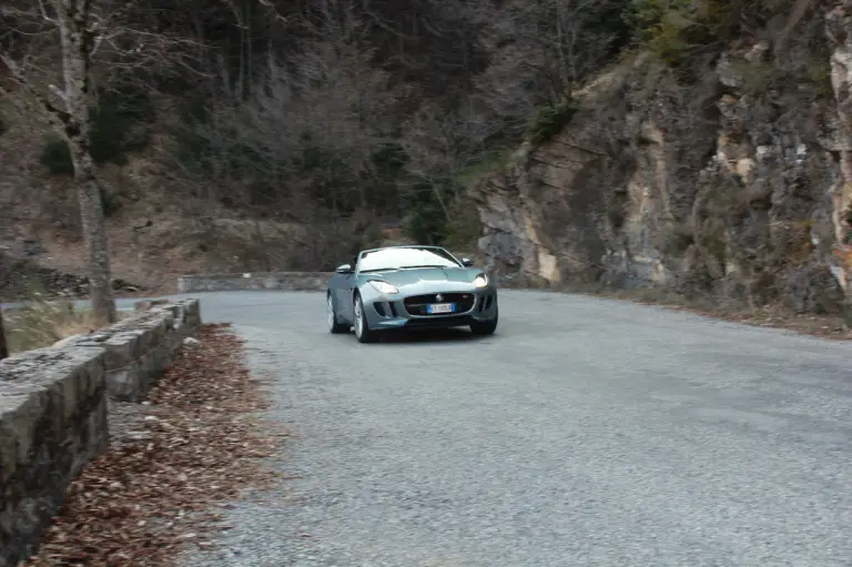 Jaguar F-Type 3.0 V6 S: prova su strada - 67