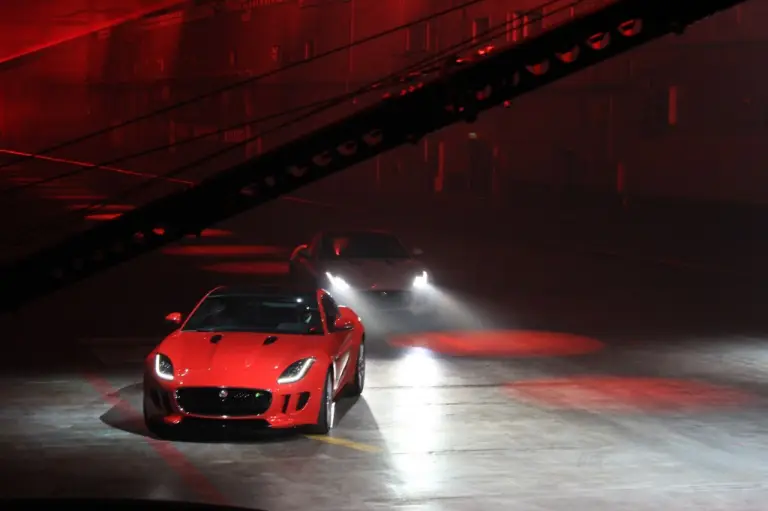 Jaguar F-Type Coupe - Salone di Los Angeles 2013 - 5