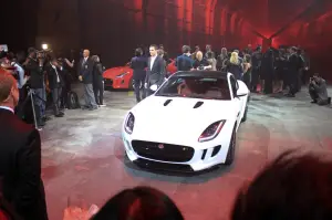 Jaguar F-Type Coupe - Salone di Los Angeles 2013 - 10