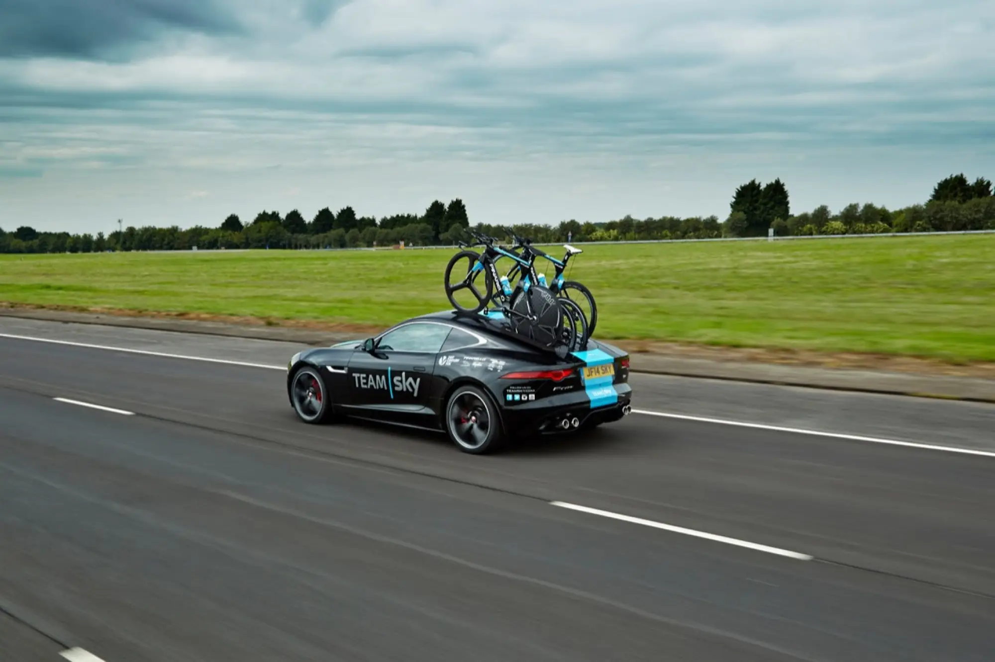 Jaguar F-Type Coupe Team Sky - Tour de France 2014 - 4