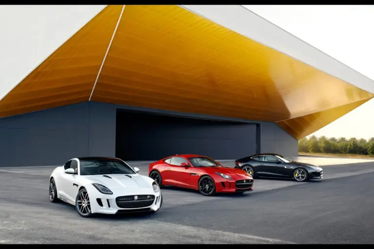 Jaguar F-Type Coupe - 4
