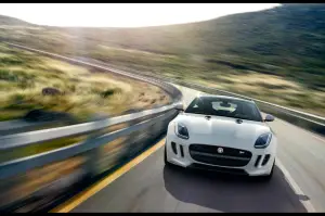 Jaguar F-Type Coupe - 15