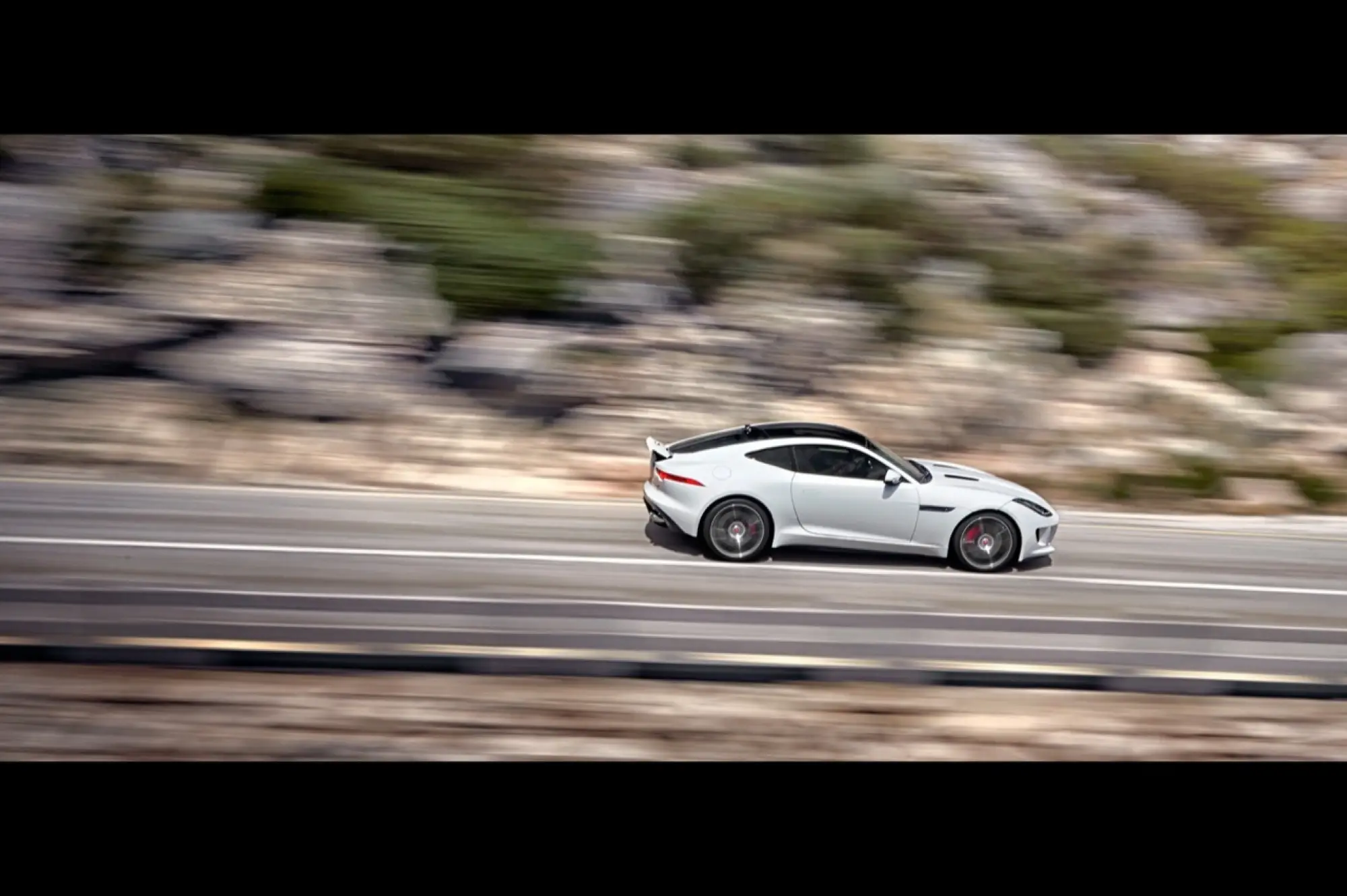 Jaguar F-Type Coupe - 26