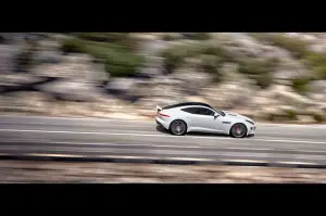 Jaguar F-Type Coupe - 26