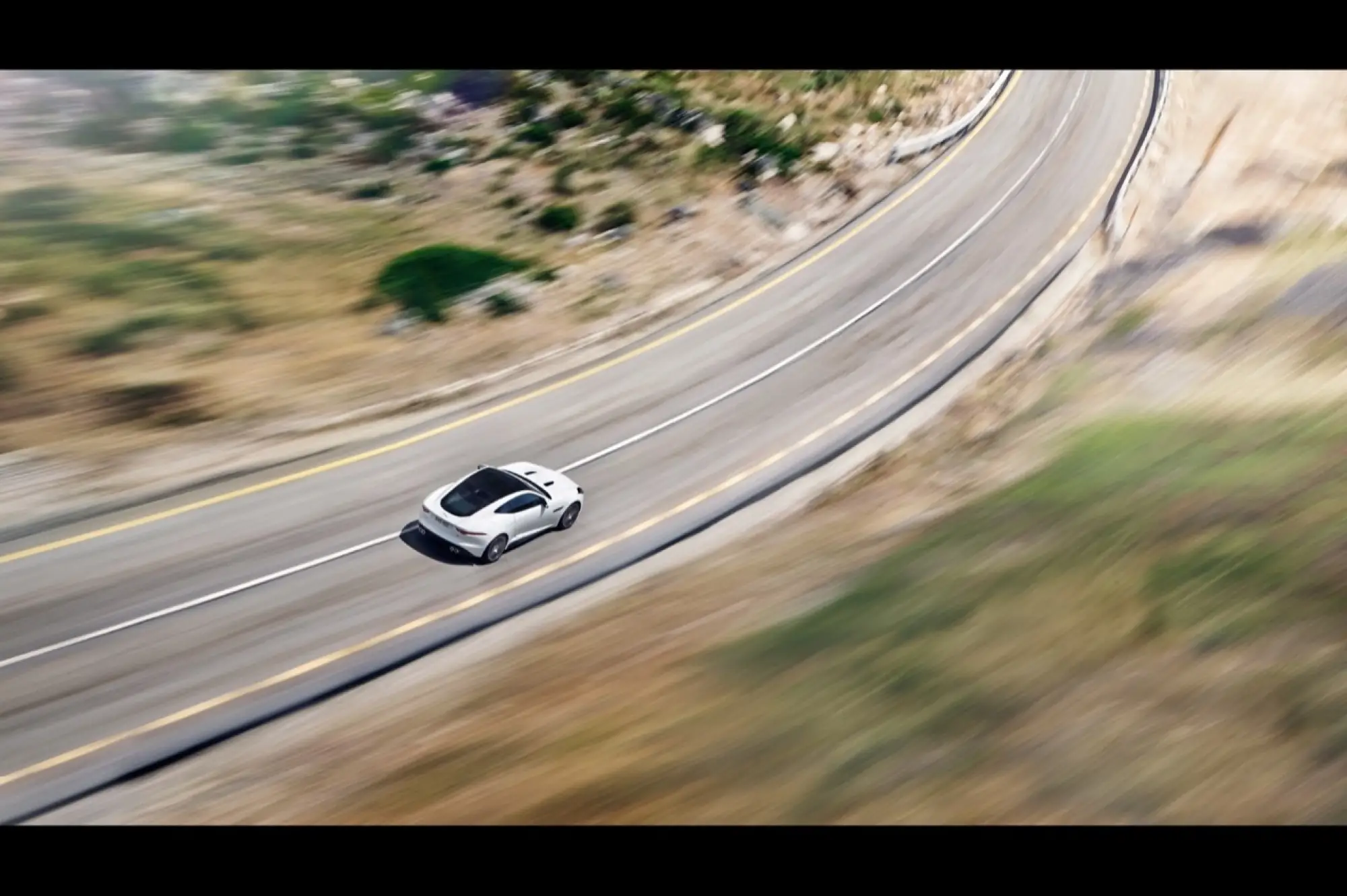 Jaguar F-Type Coupe - 32
