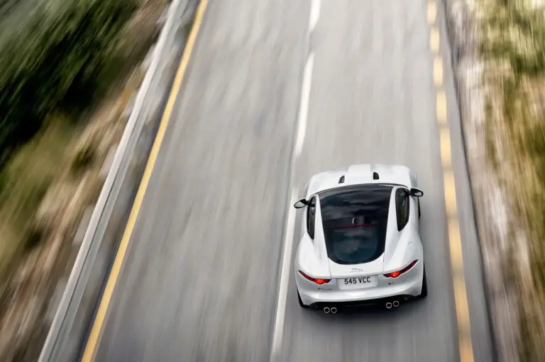 Jaguar F-Type Coupe - 36