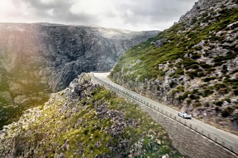 Jaguar F-Type Coupe - 43